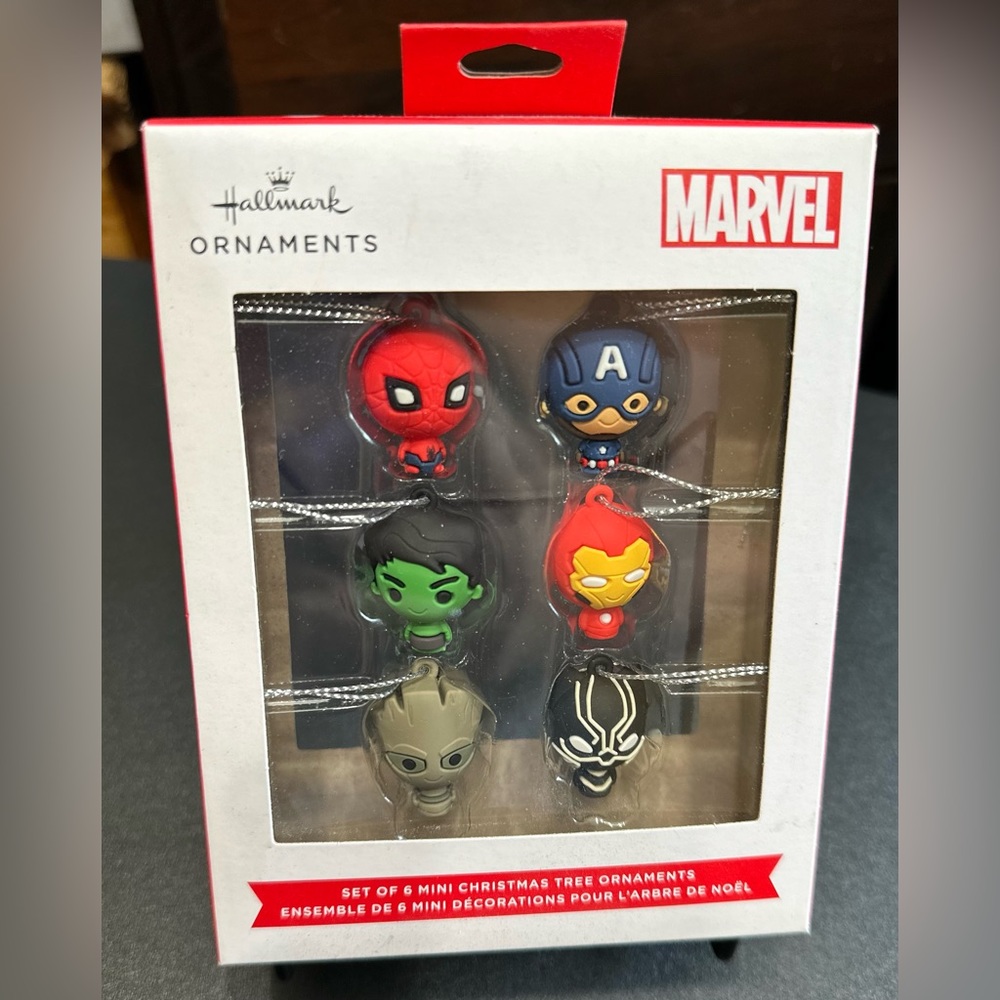 NWT Marvel set of 6 Mini Christmas Tree Ornaments